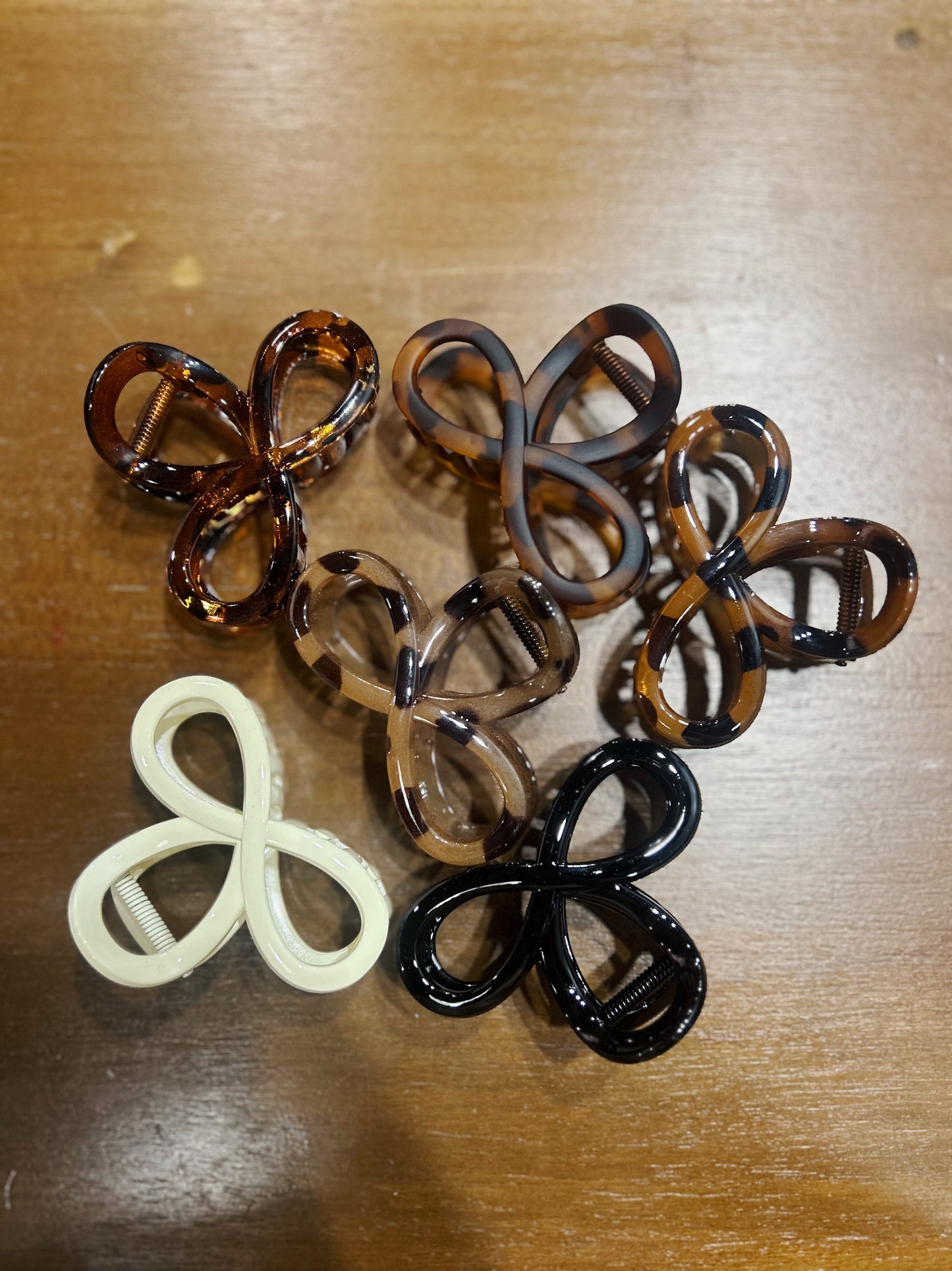 Bow Shape Claw Clip