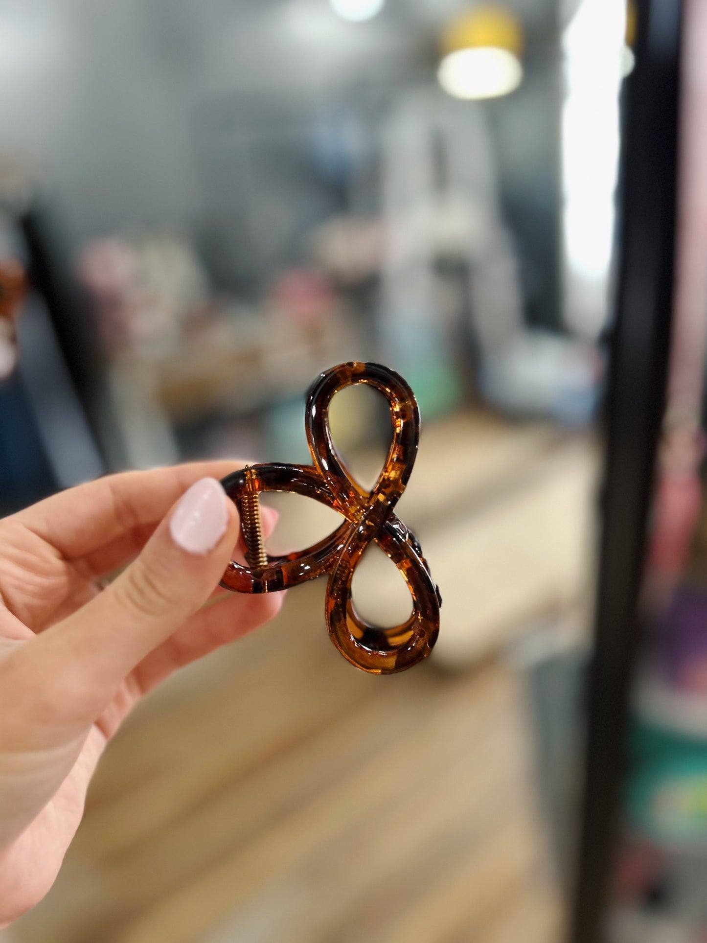 Bow Shape Claw Clip