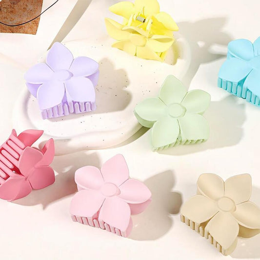 Small Pointy Flower Clip