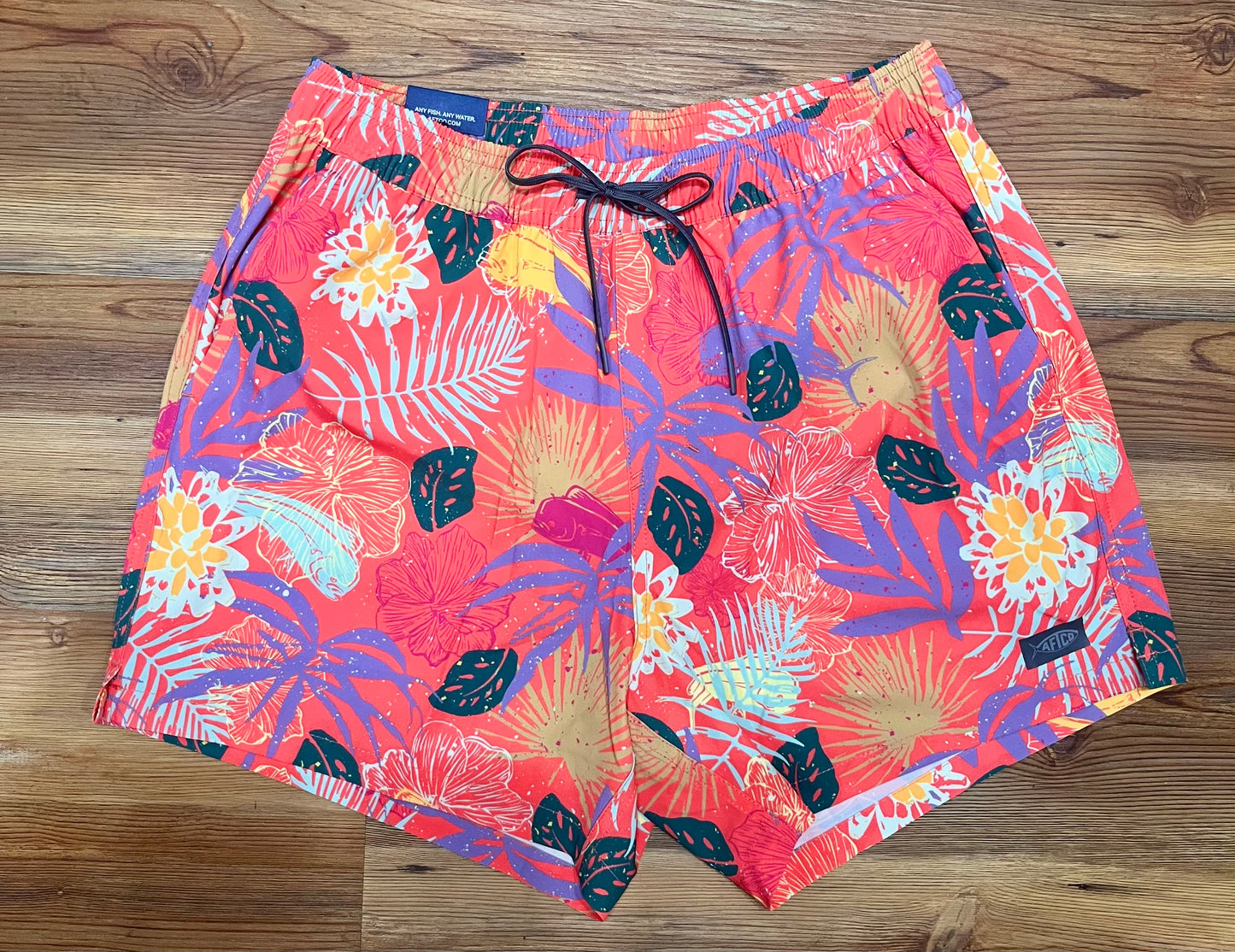 Strike Shorts- Coral