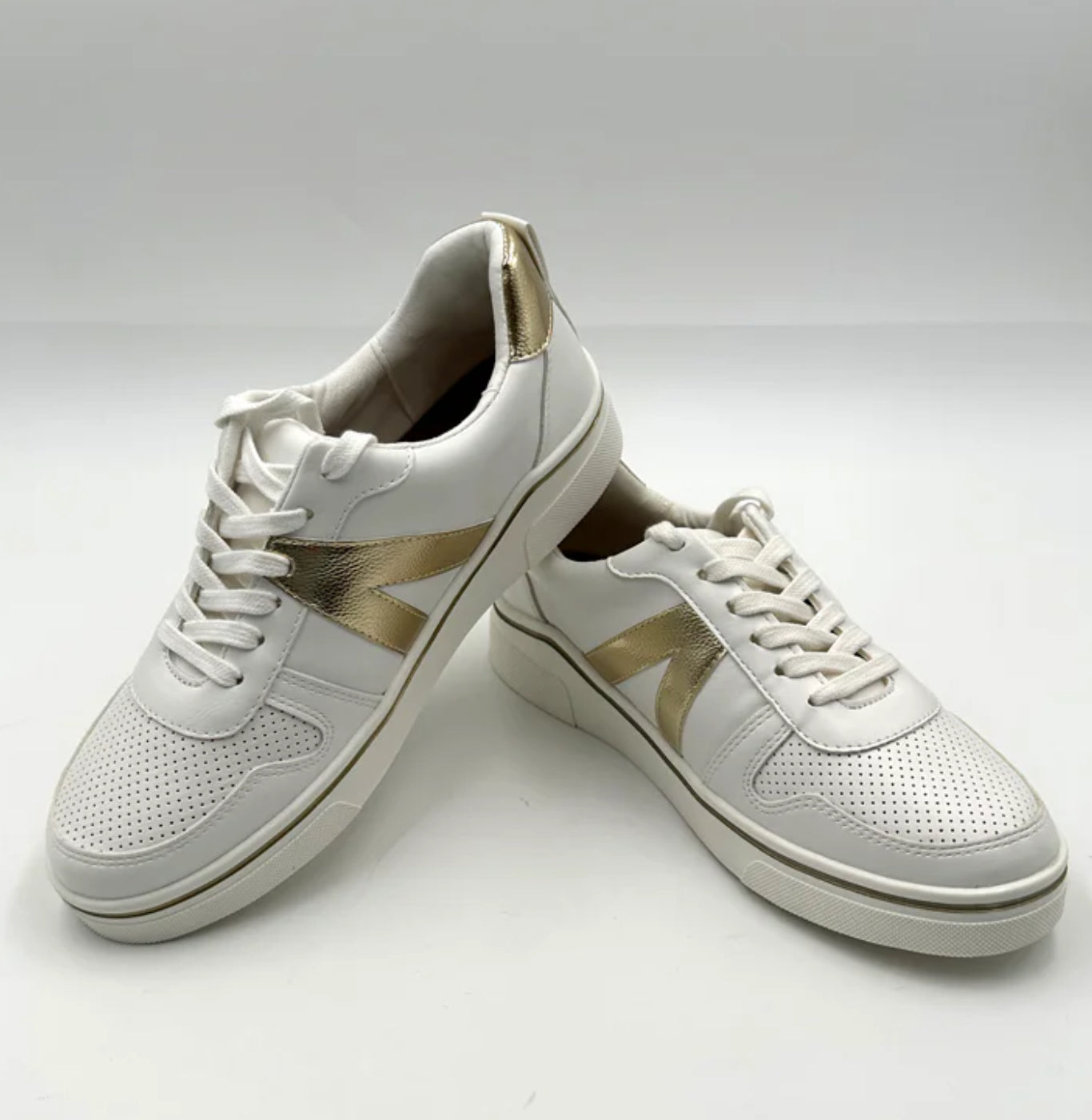 Alta Sneaker